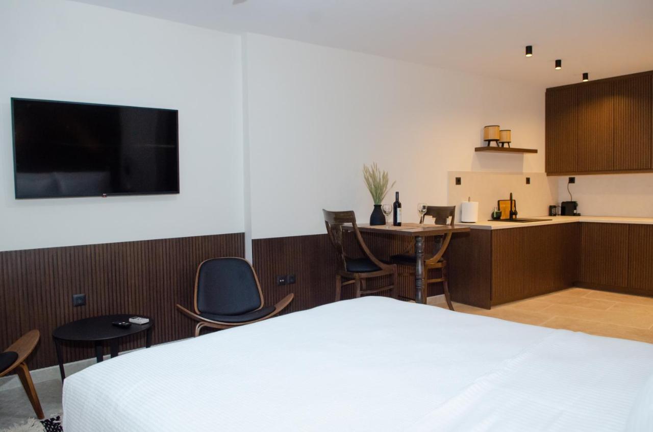 Leone Suites Nafpaktos Exterior foto